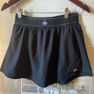 ALO Yoga Women's Classic Black Skort